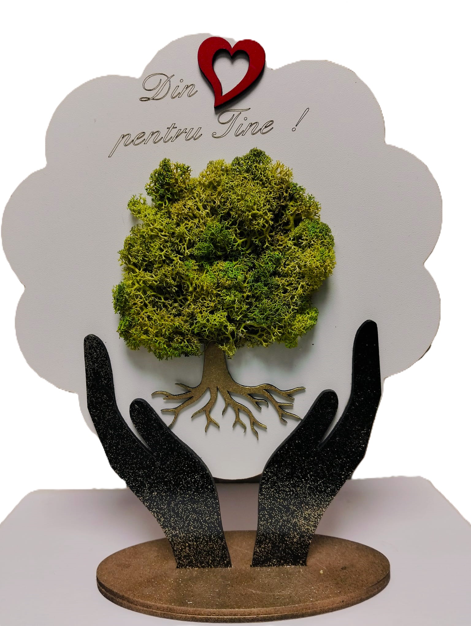 Ornament floral cu licheni